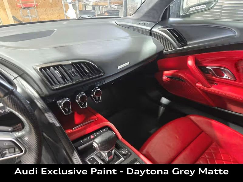 Used 2017 Audi R8 V10 w/ Carbon Exterior Package image 25