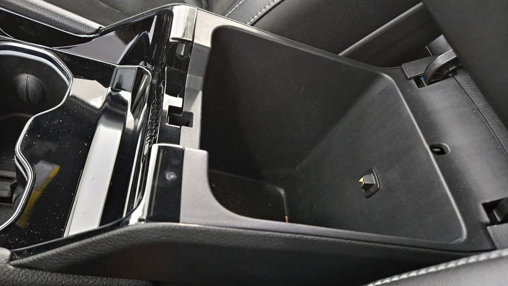 Used 2023 Jeep Grand Cherokee Altitude image 28