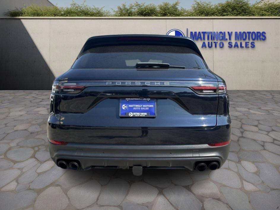 Used 2022 Porsche Cayenne Platinum Edition image 4