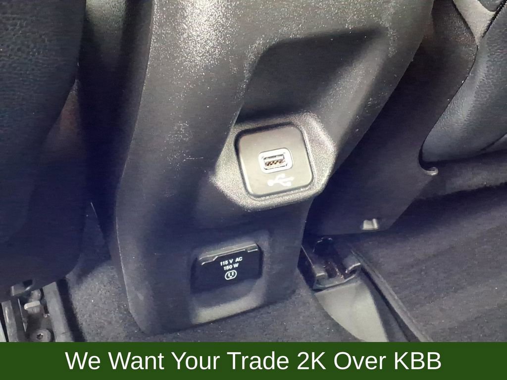 Used 2018 Jeep Renegade Limited w/ UConnect 8.4 Nav Group AWD/4WD image 12
