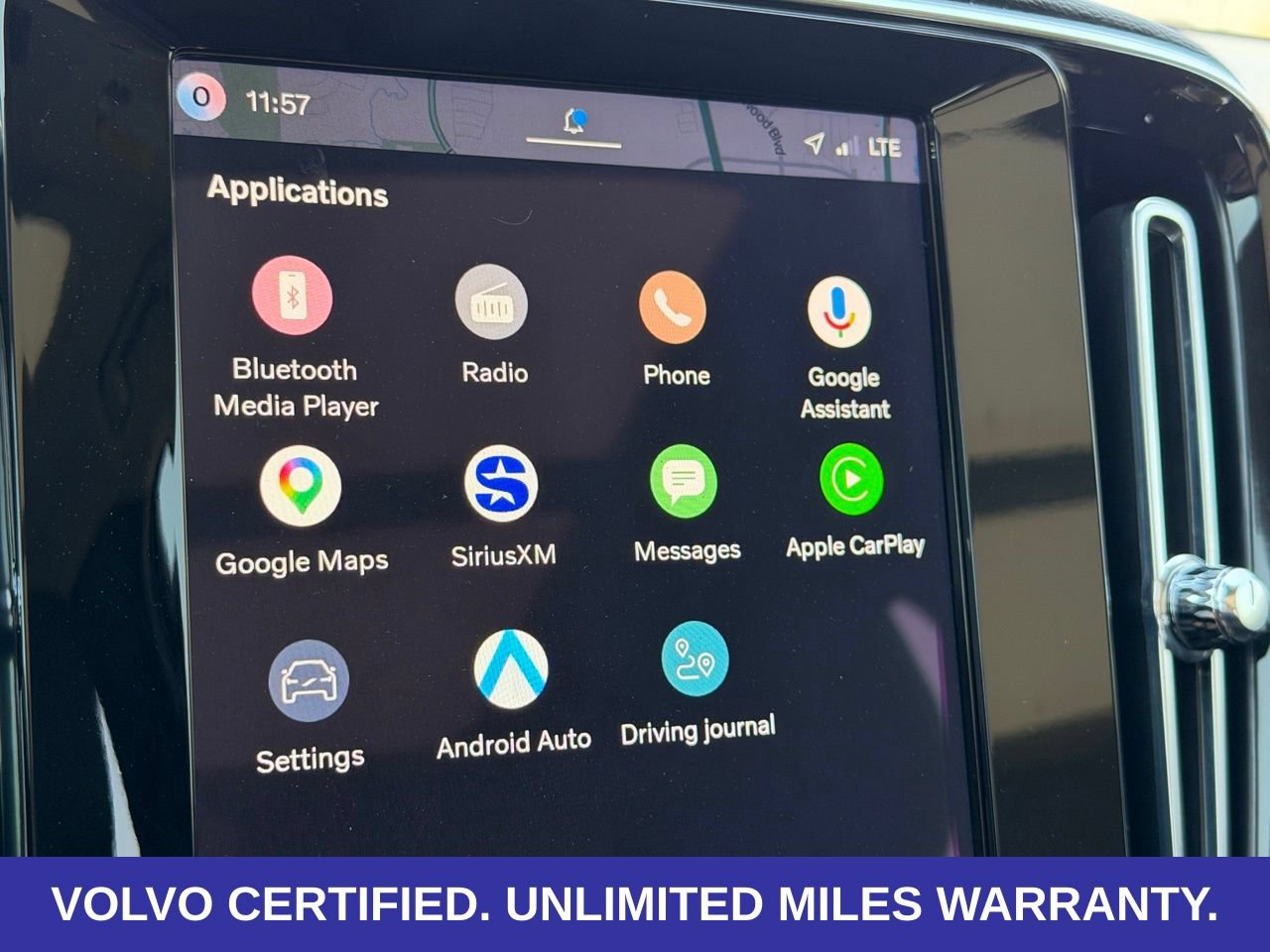 Certified 2026 Volvo XC40 B5 Plus AWD/4WD image 22