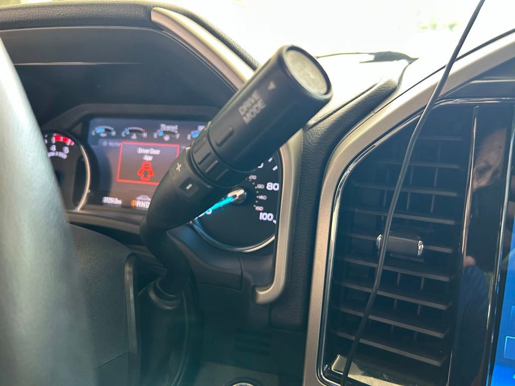 Used 2022 Ford F250 Lariat w/ Black Appearance Package AWD/4WD image 8
