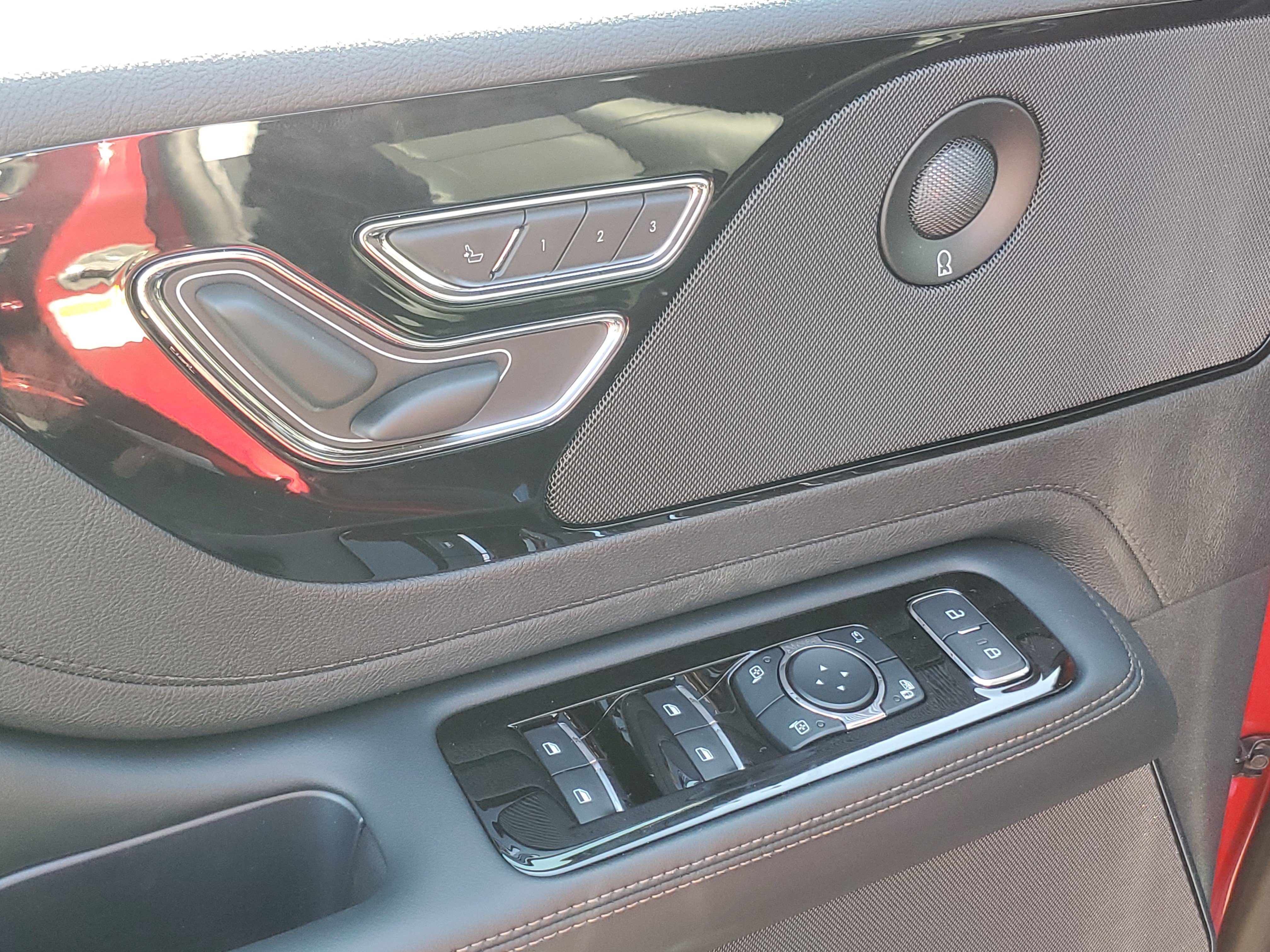 New 2026 Lincoln Aviator AWD image 9