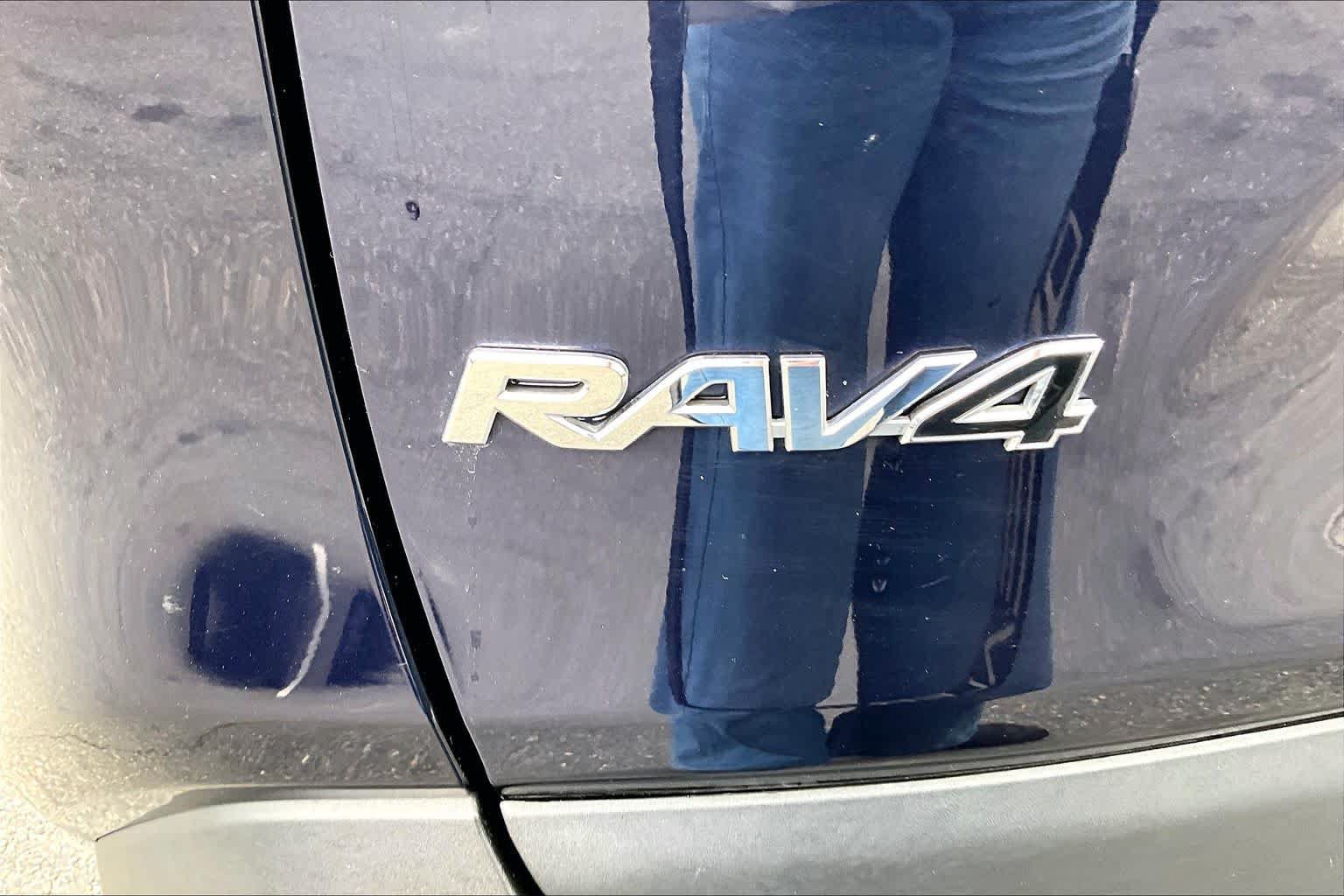 Used 2025 Toyota RAV4 XLE AWD/4WD image 10