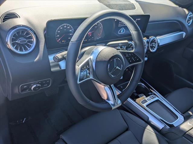 New 2026 Mercedes-Benz GLB 250 image 3