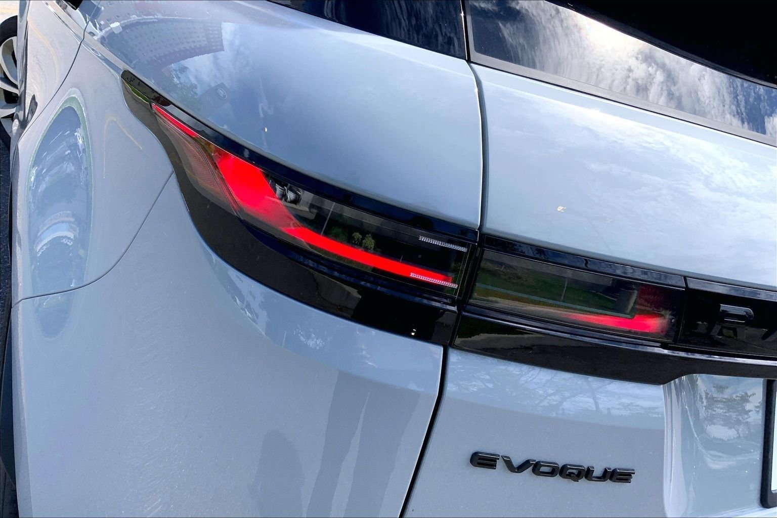 New 2026 Land Rover Range Rover Evoque Hoxton AWD/4WD image 14