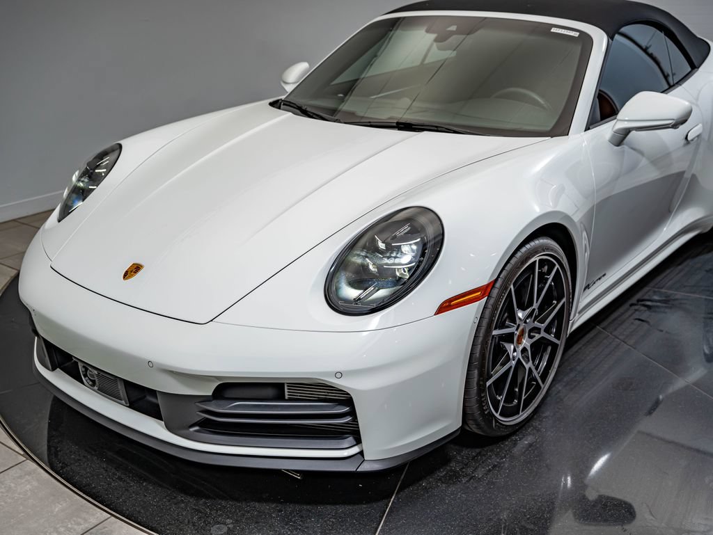 Certified 2025 Porsche 911 Carrera RWD image 19