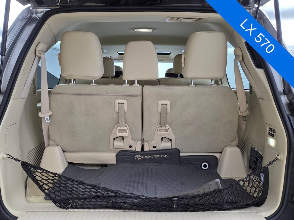 Used 2017 Lexus LX 570 4WD w/ Luxury Package image 21