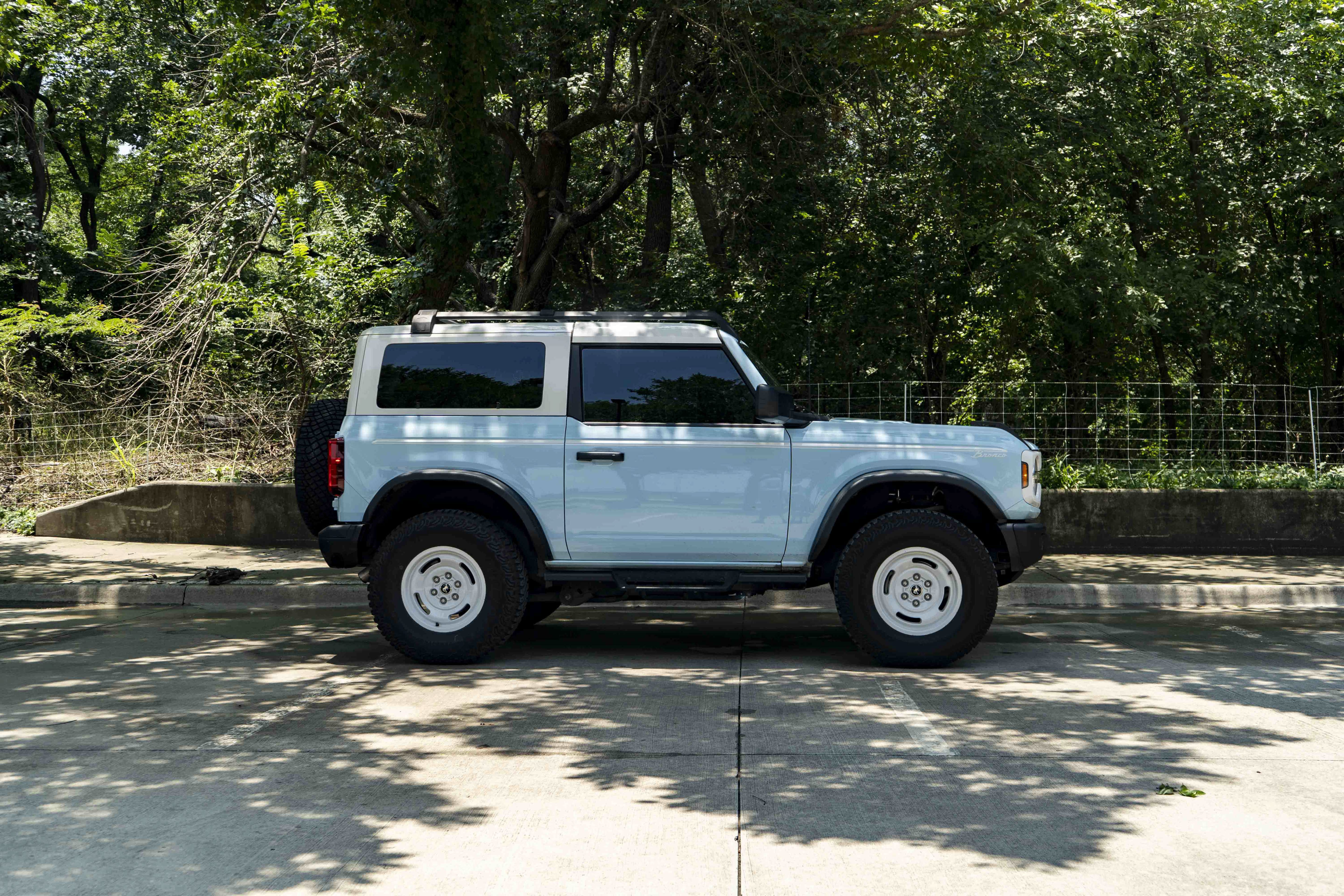 Used 2024 Ford Bronco Heritage Edition AWD/4WD image 10