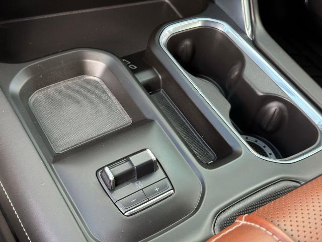 Used 2024 GMC Sierra 2500 Denali Ultimate image 11