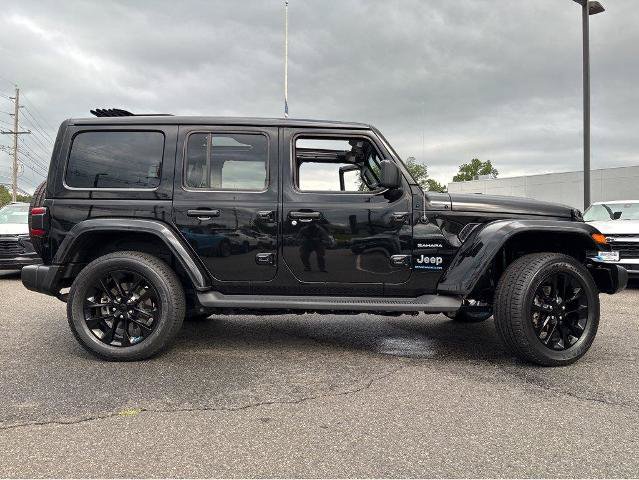 Used 2023 Jeep Wrangler Unlimited Sahara w/ Cold Weather Group AWD/4WD image 5