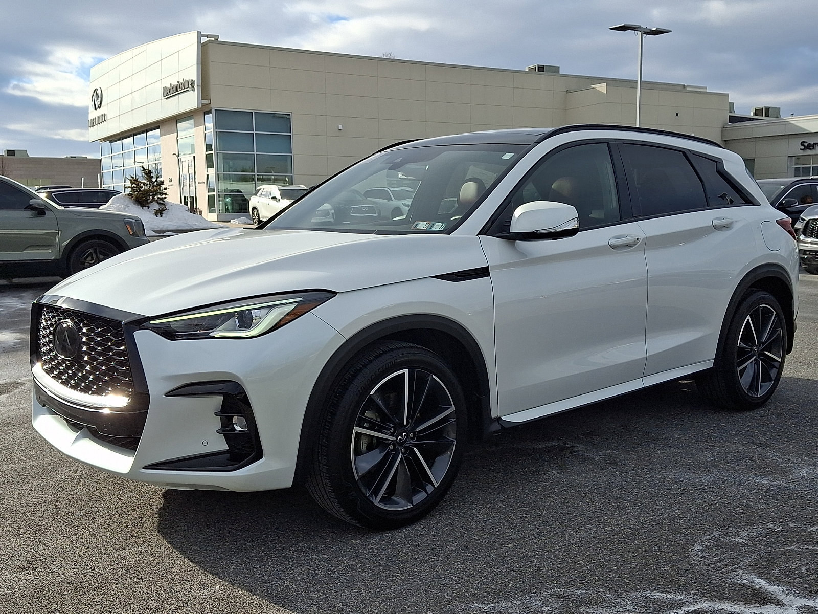 Certified 2024 INFINITI QX50 Sport image 3