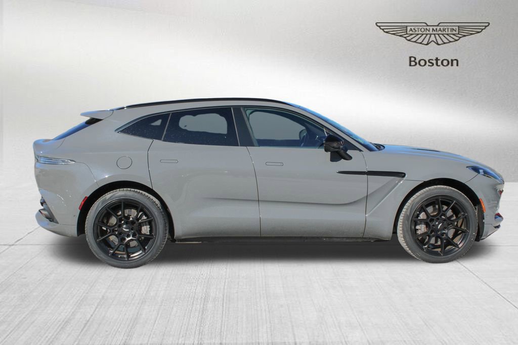 Used 2022 Aston Martin DBX image 2