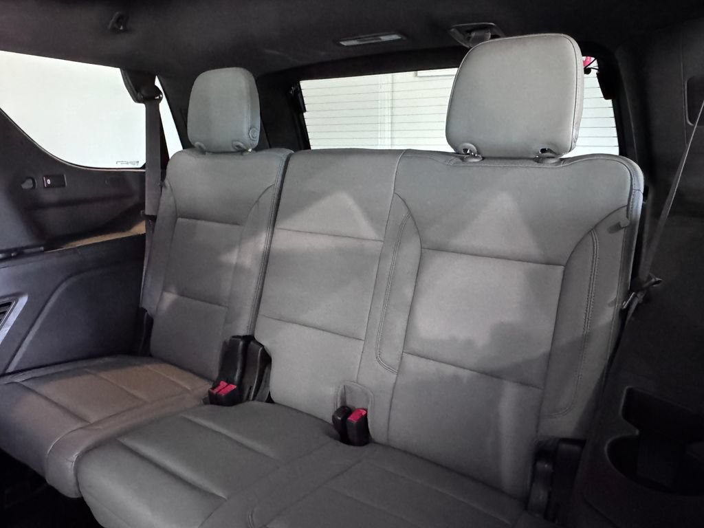 Certified 2023 Chevrolet Tahoe Z71 w/ Luxury Package AWD/4WD image 15