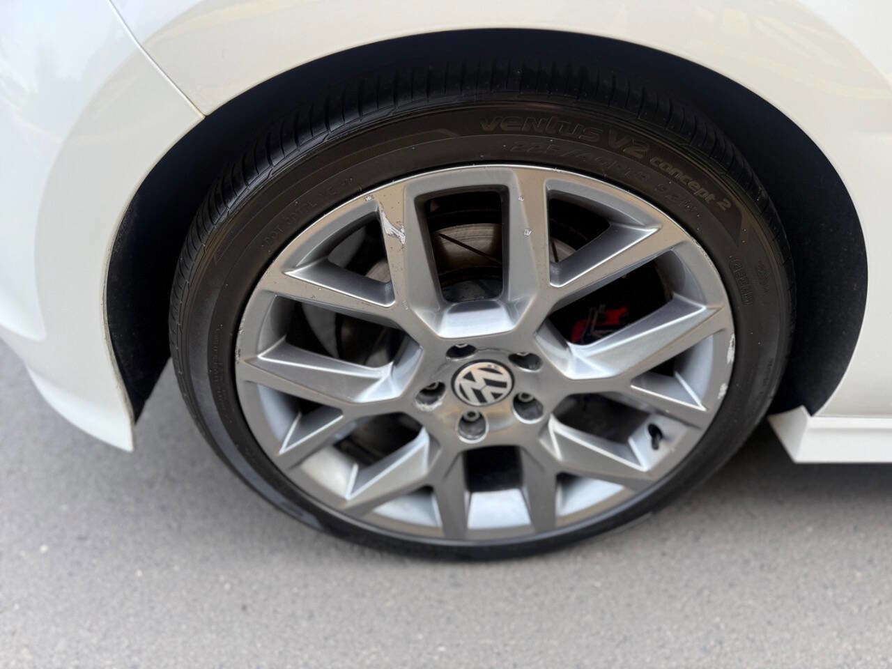 Used 2015 Volkswagen Golf R 4-Door image 17