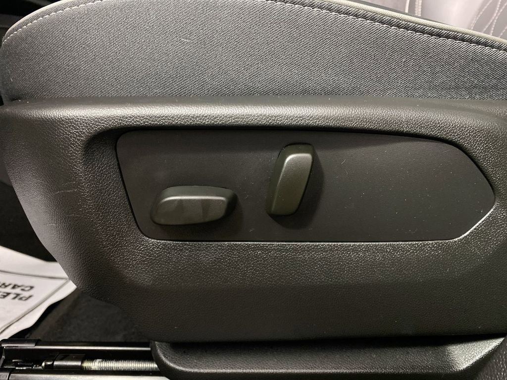 Certified 2023 Buick Envision Avenir AWD/4WD image 12