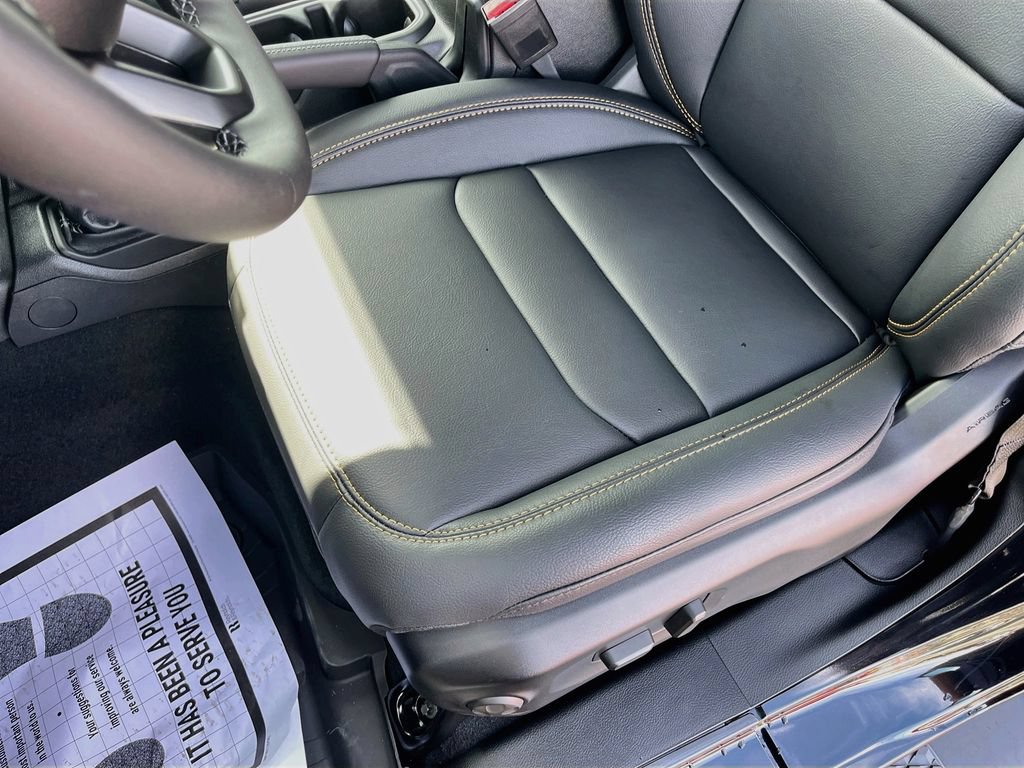 New 2026 Jeep Gladiator Sport AWD/4WD image 18