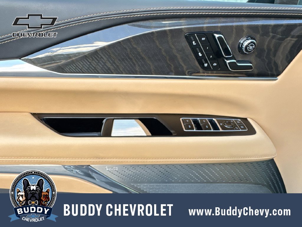 Used 2025 Cadillac Escalade IQ Luxury 2 AWD/4WD image 15