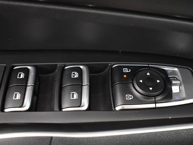 Certified 2025 Kia Sorento LX image 31