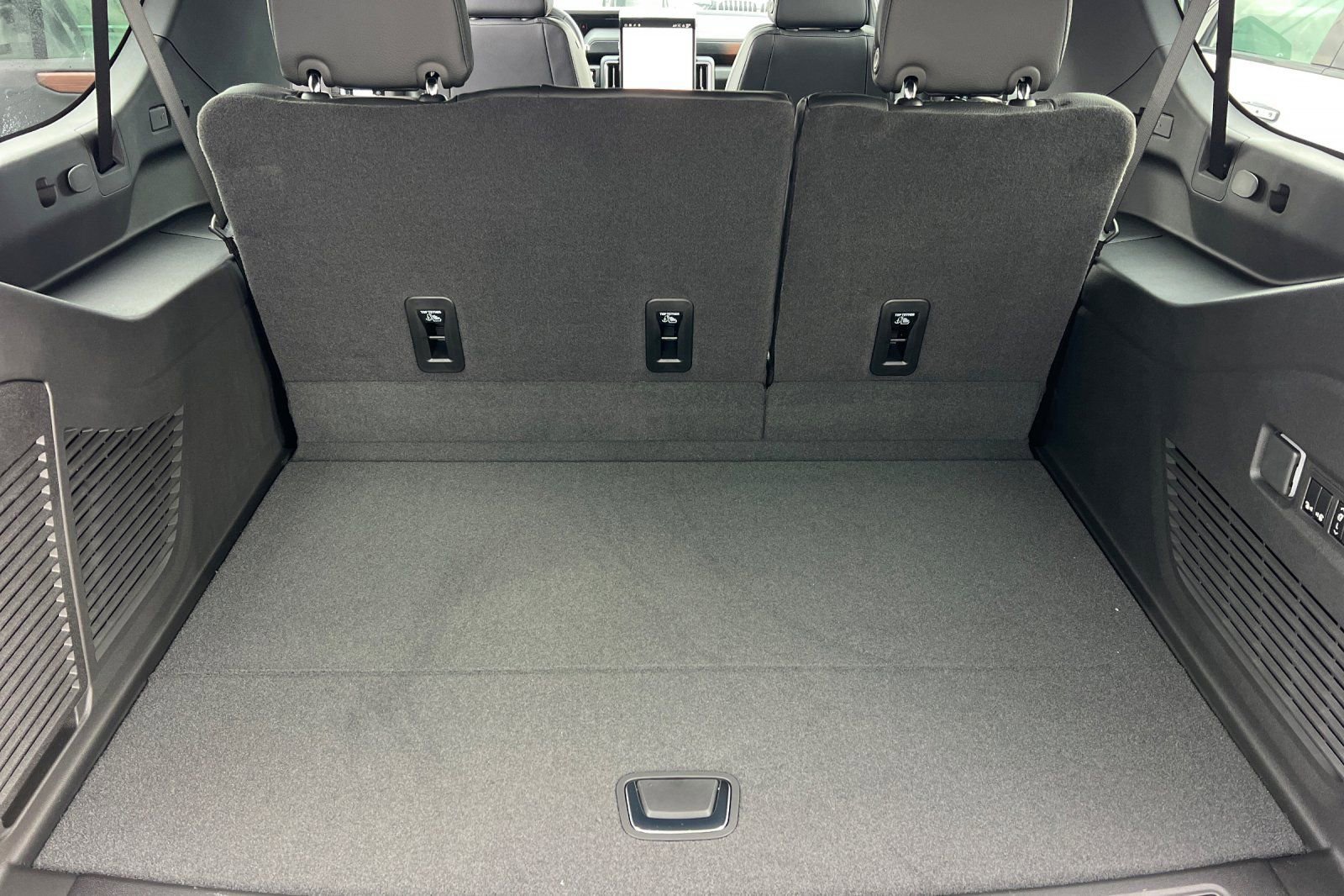 New 2026 GMC Yukon XL Denali RWD image 15