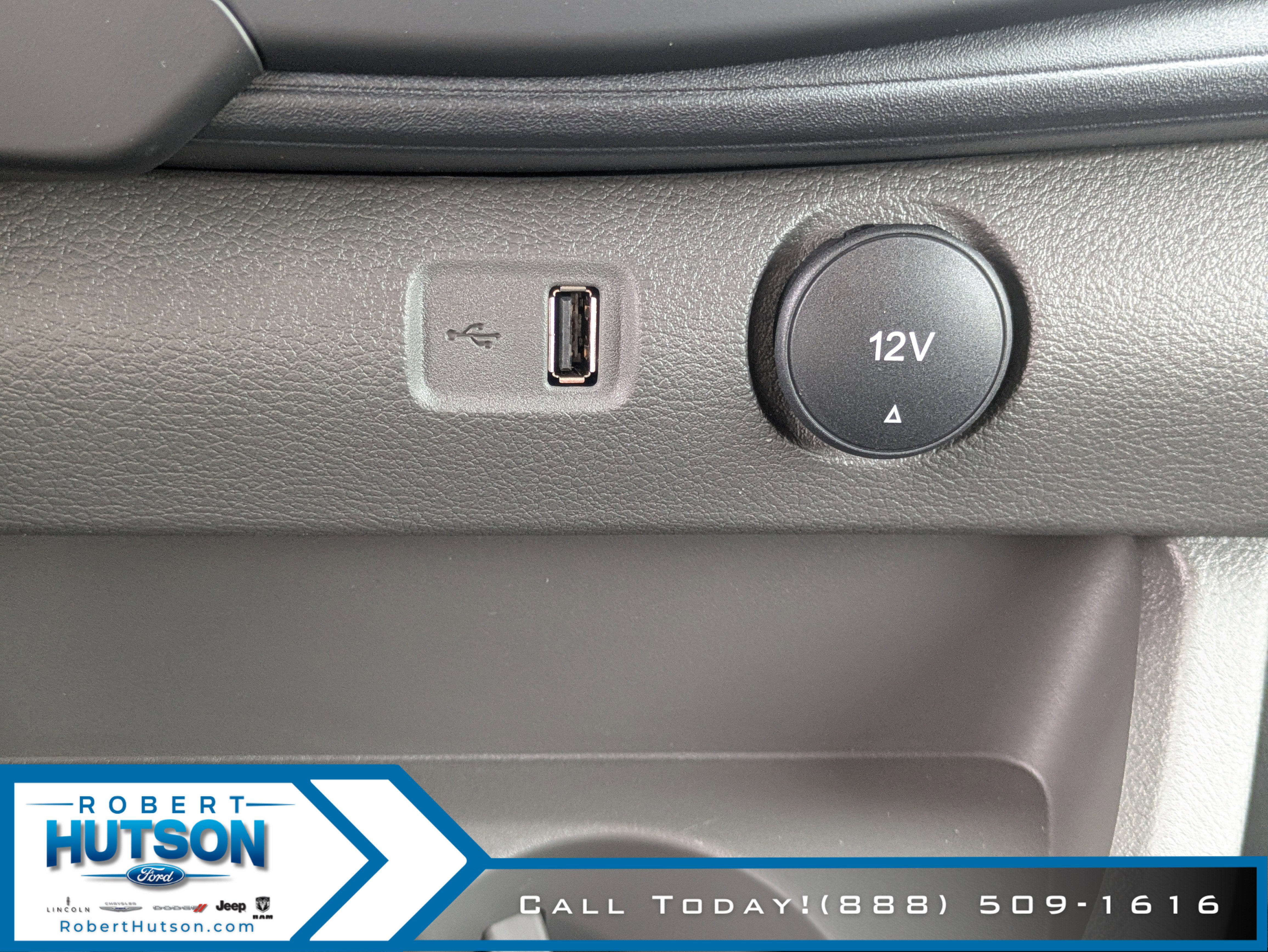 New 2025 Ford Transit 250 148 Medium Roof w/ Load Area Protection Package image 25