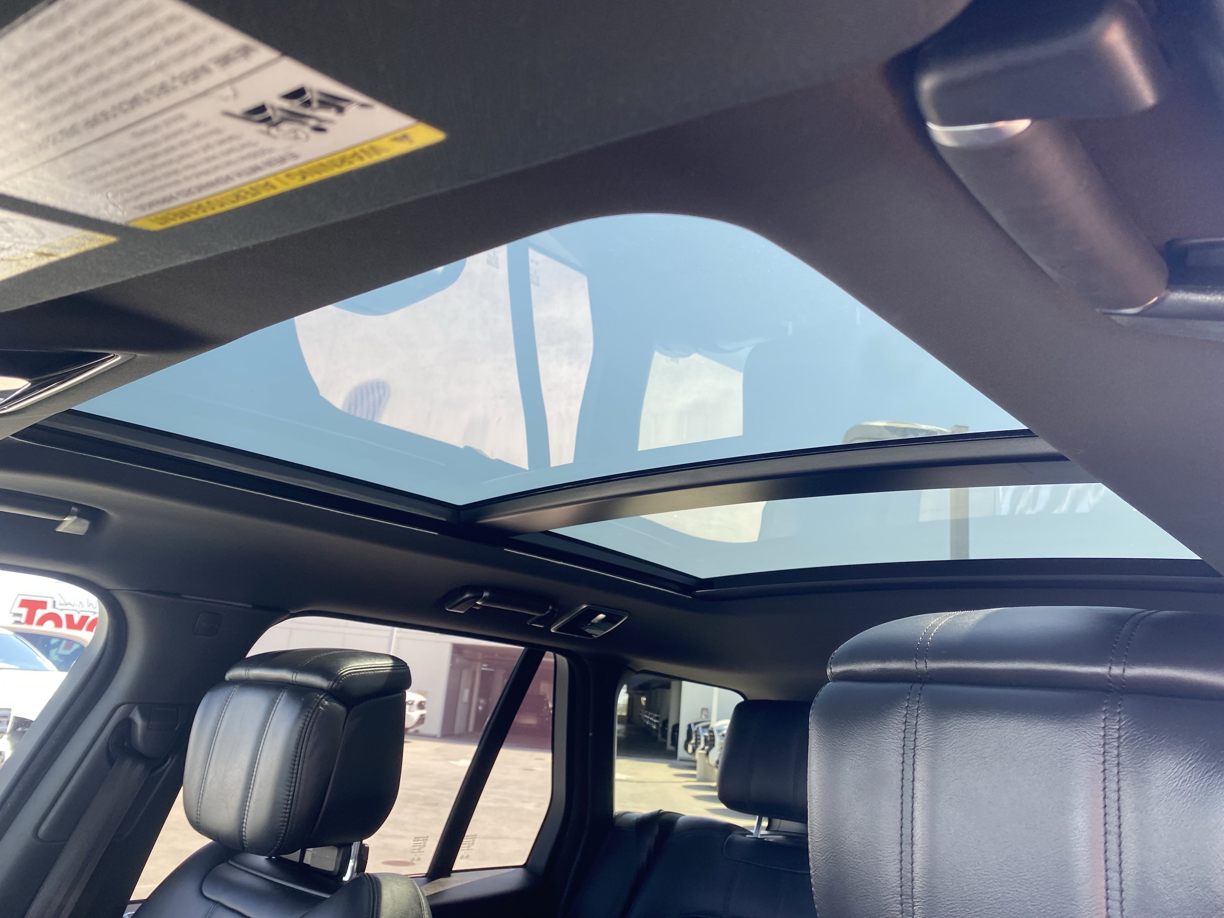 Used 2019 Land Rover Range Rover HSE AWD/4WD image 25