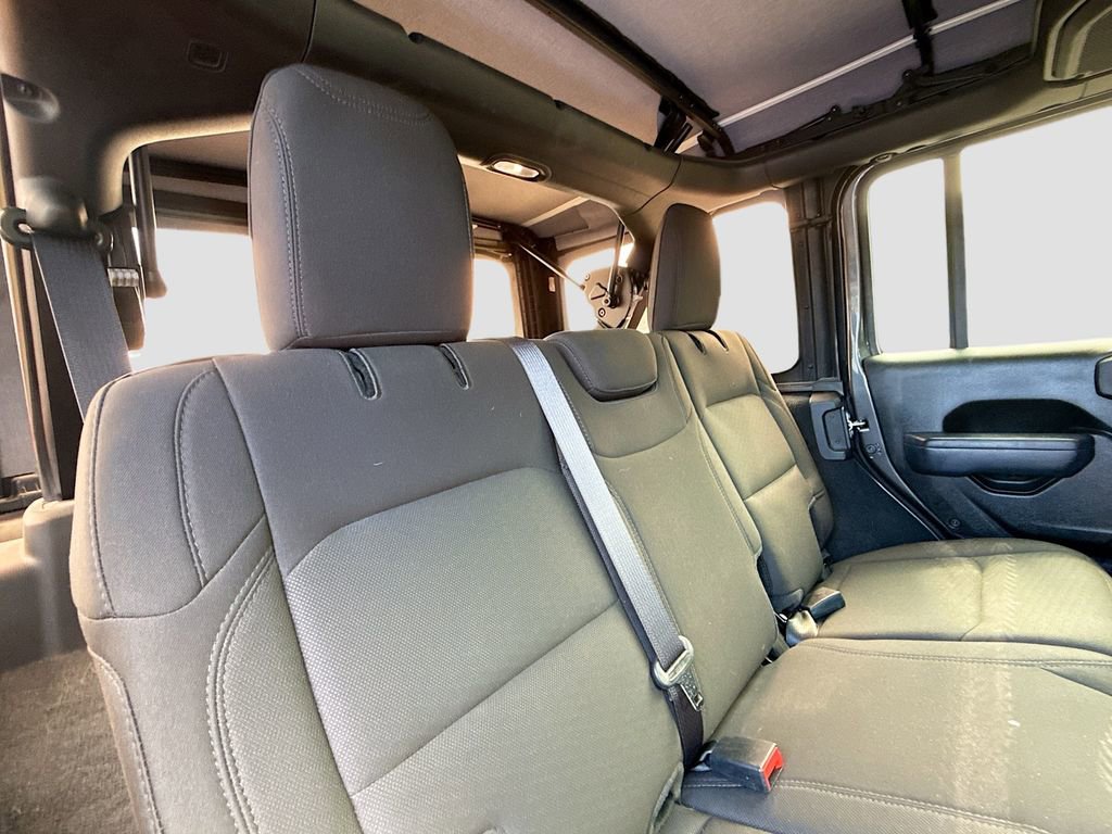 Used 2022 Jeep Wrangler Unlimited Sport AWD/4WD image 30