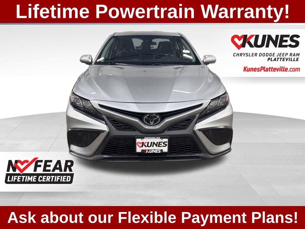 Used 2024 Toyota Camry SE image 4