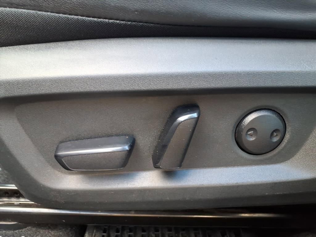 Used 2022 Nissan Rogue SV w/ SV Premium Package image 12