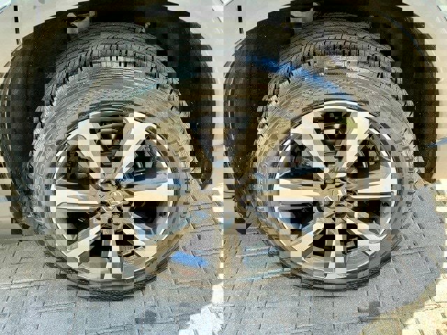 Used 2023 Honda Pilot Touring image 15