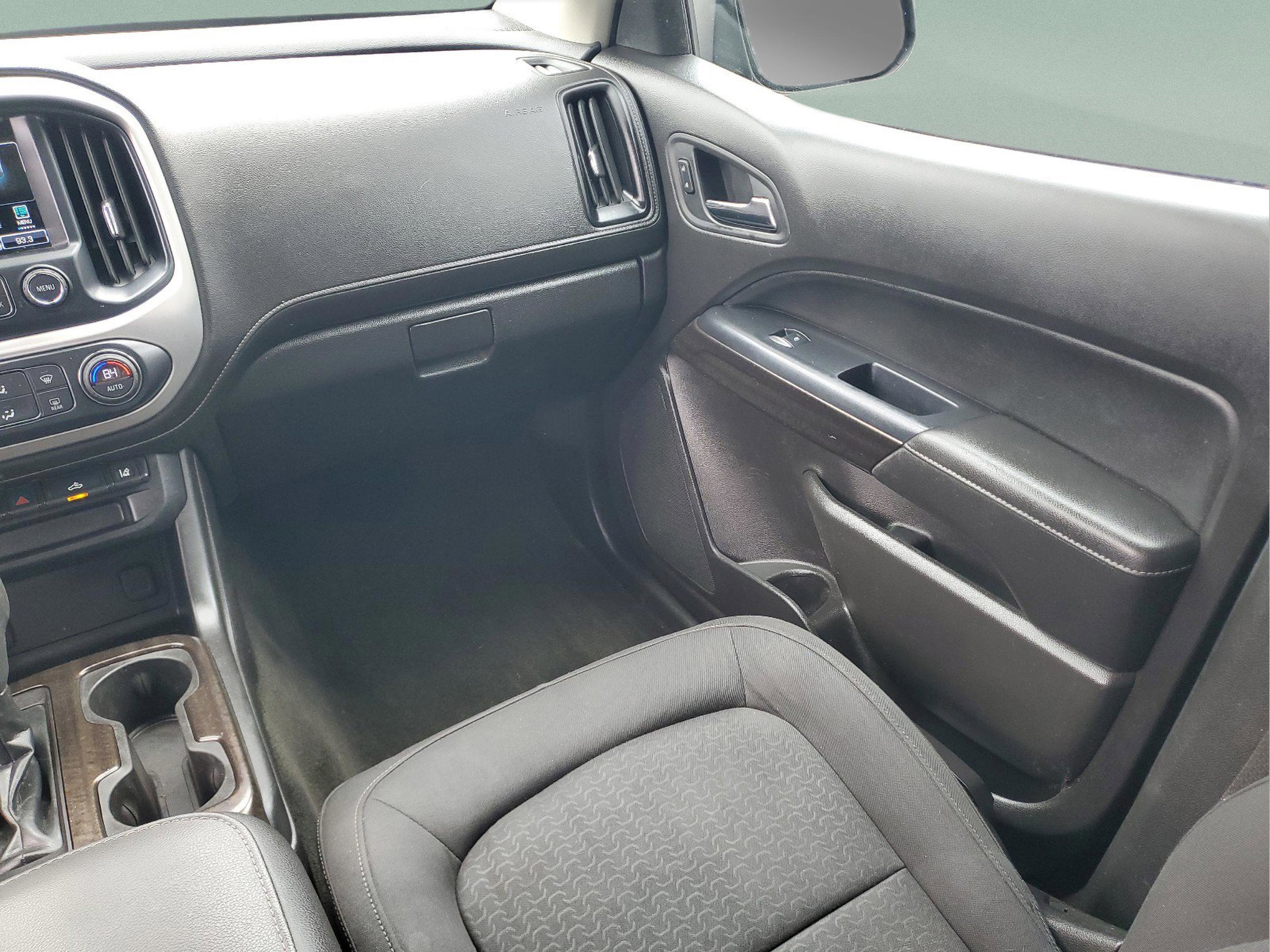 Used 2017 GMC Canyon SLE w/ Nightfall Edition image 10