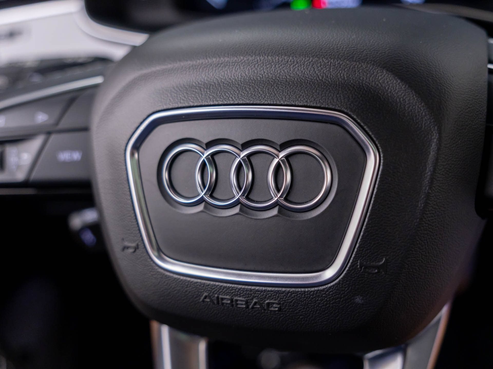 Used 2025 Audi Q8 Premium Plus AWD/4WD image 22