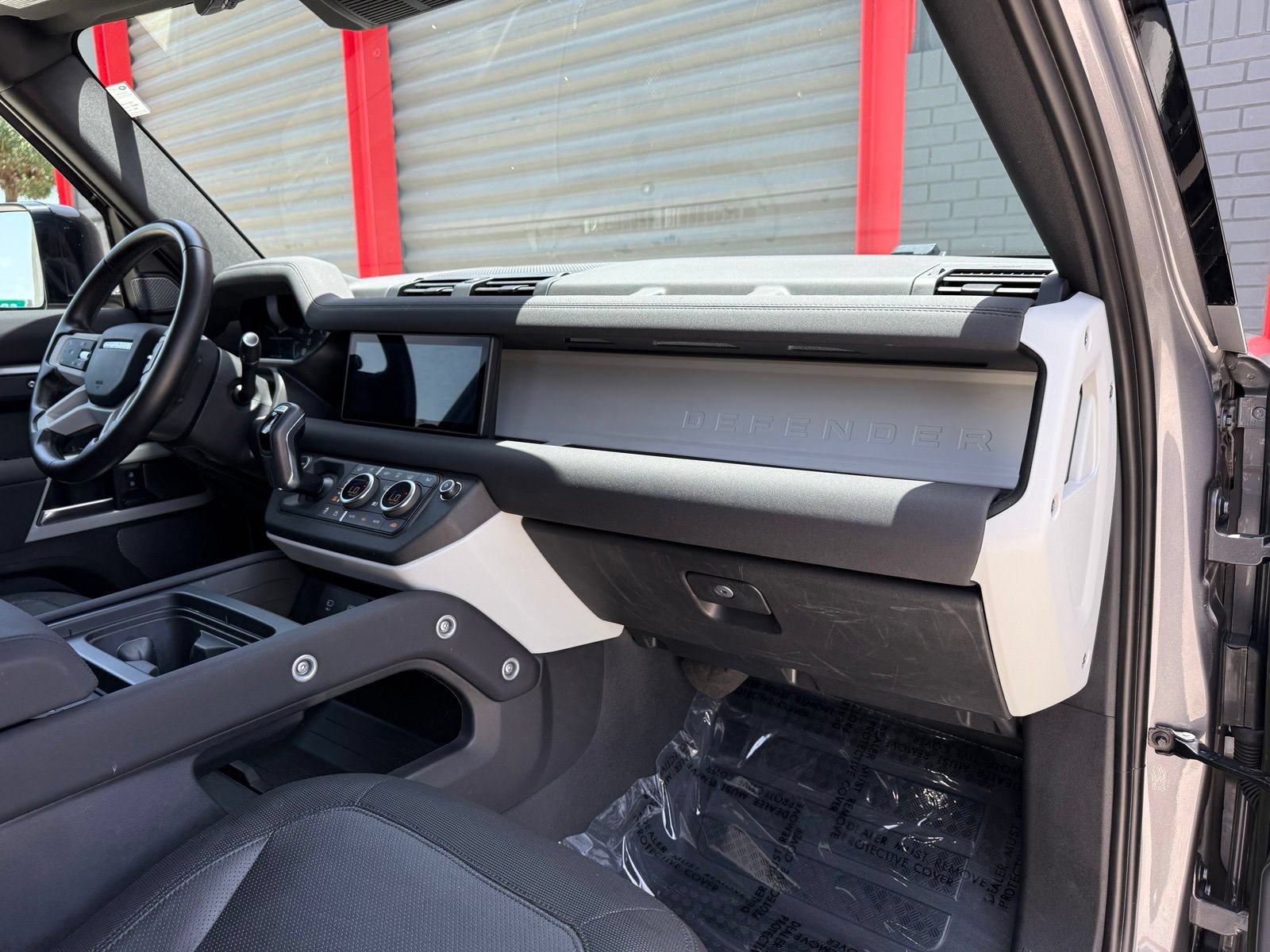 Used 2023 Land Rover Defender 110 X-Dynamic SE AWD/4WD image 47