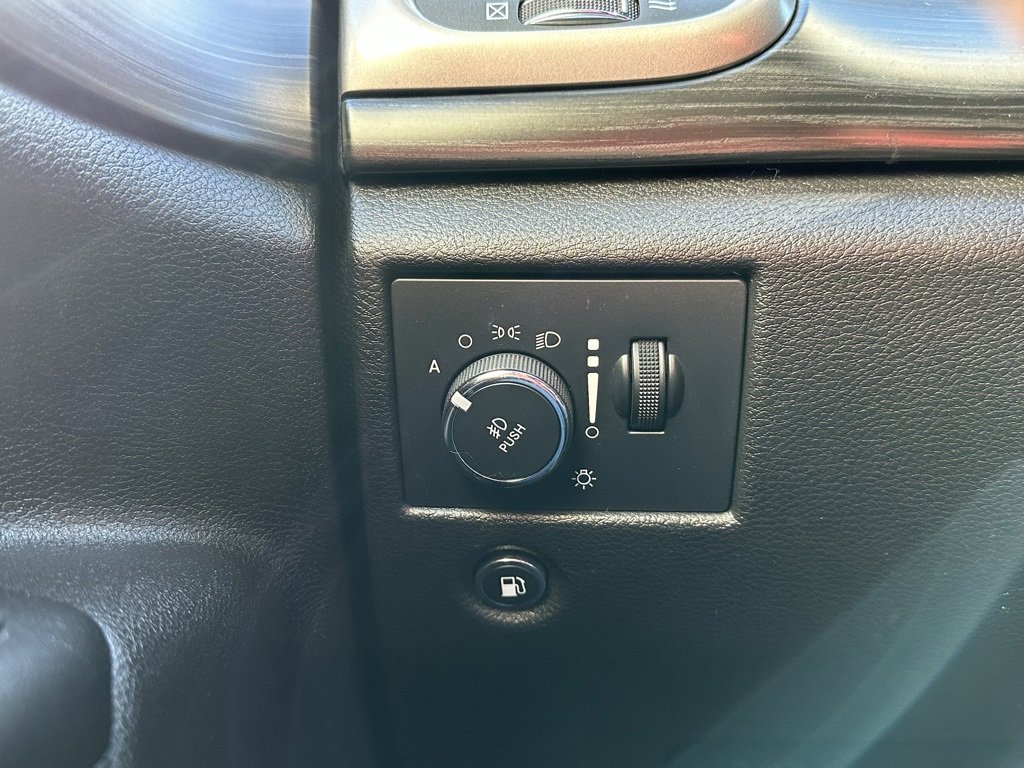 Used 2022 Jeep Grand Cherokee Laredo X image 25