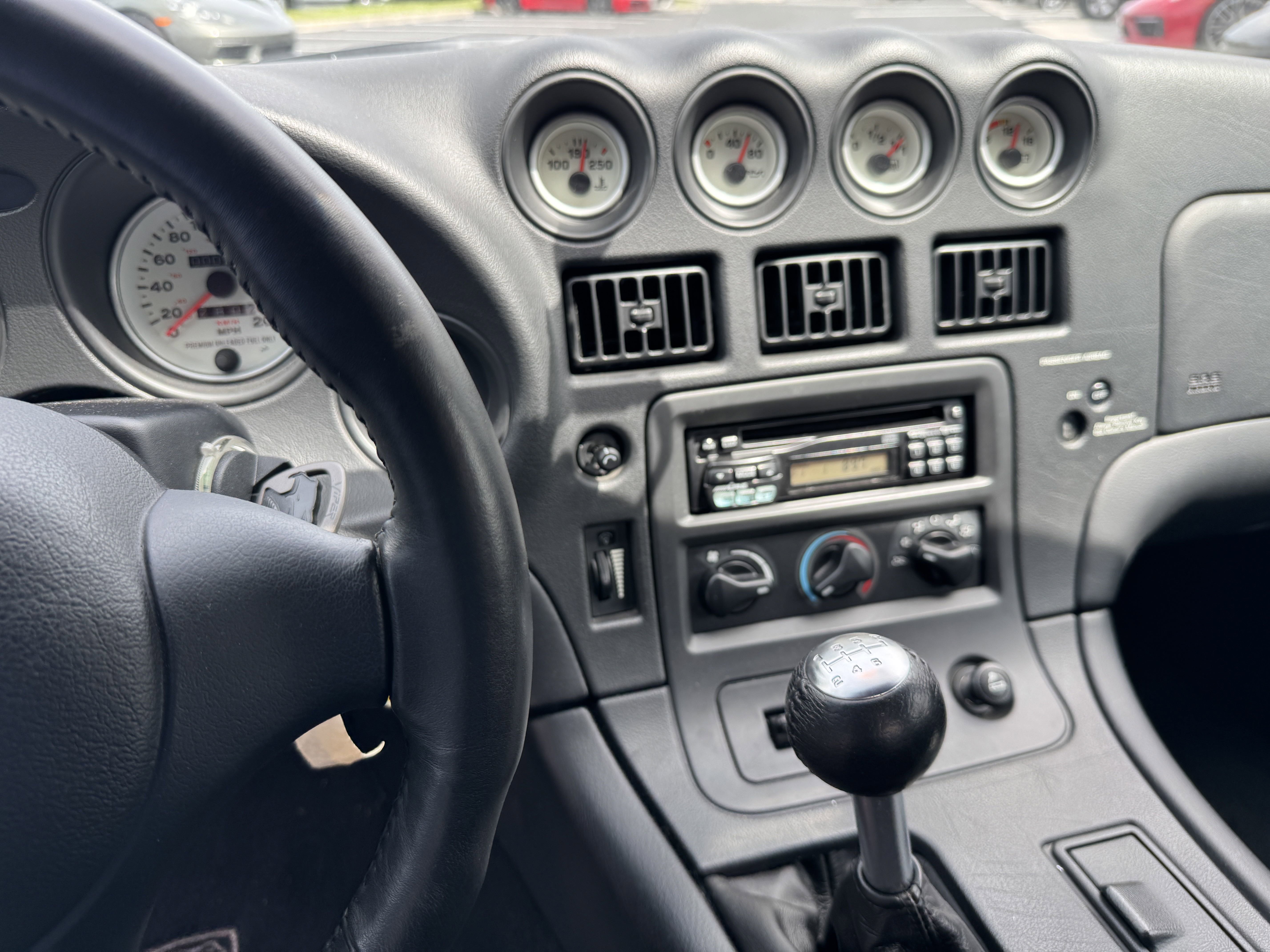 Used 2000 Dodge Viper RT/10 image 17