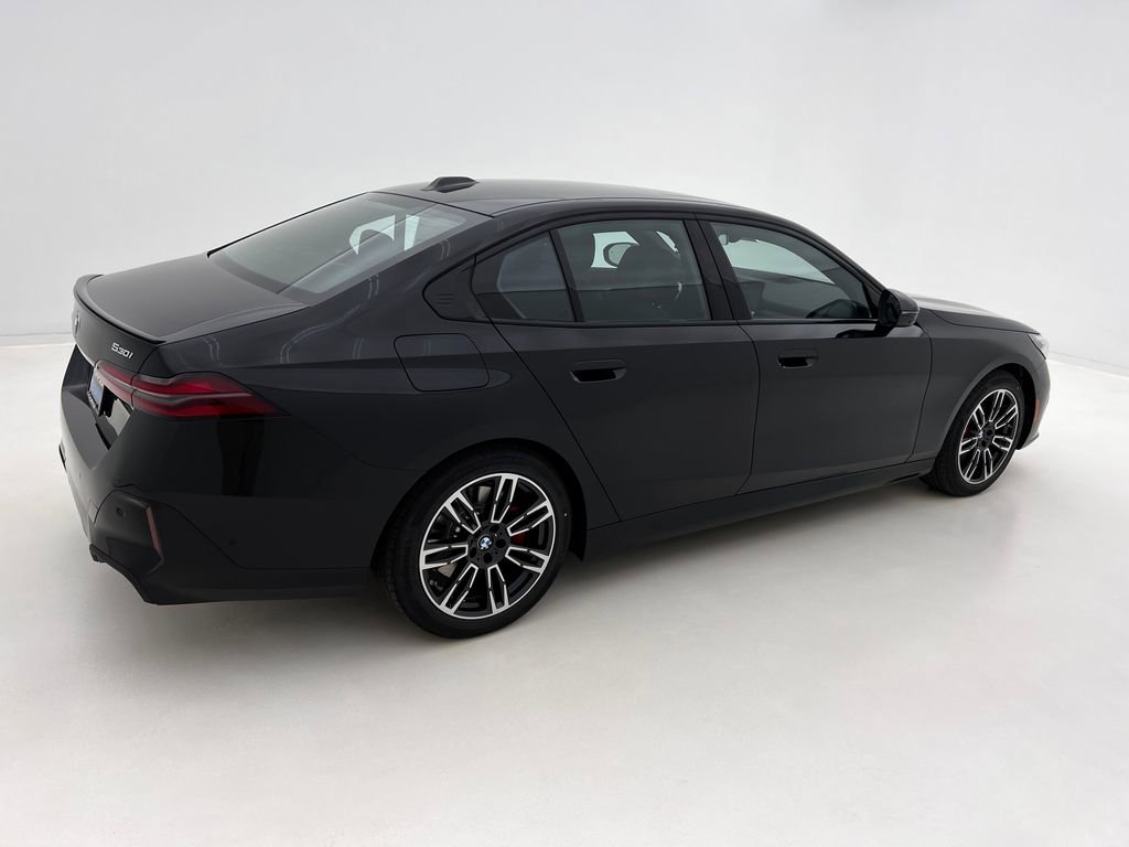 New 2026 BMW 530i xDrive w/ M Sport Package AWD/4WD image 4