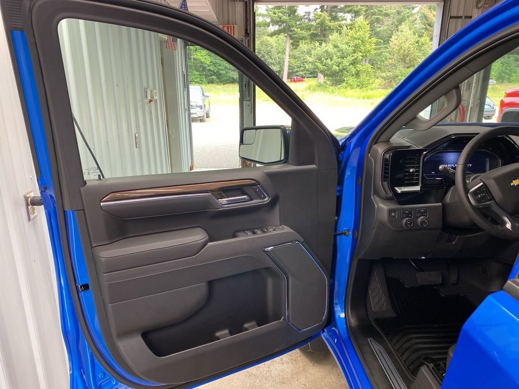 New 2025 Chevrolet Silverado 1500 LT image 31