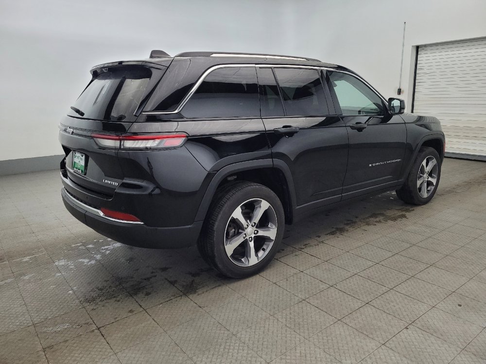 Used 2023 Jeep Grand Cherokee Limited w/ Luxury Tech Group II AWD/4WD image 10