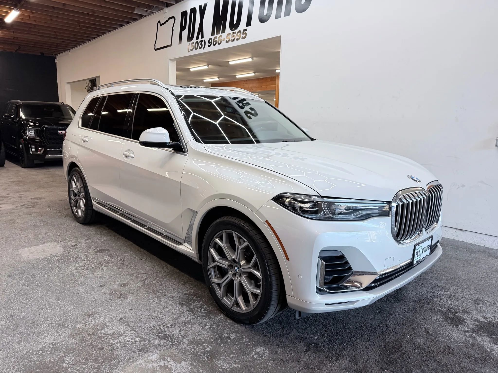 Used 2020 BMW X7 xDrive40i w/ Premium Package image 2