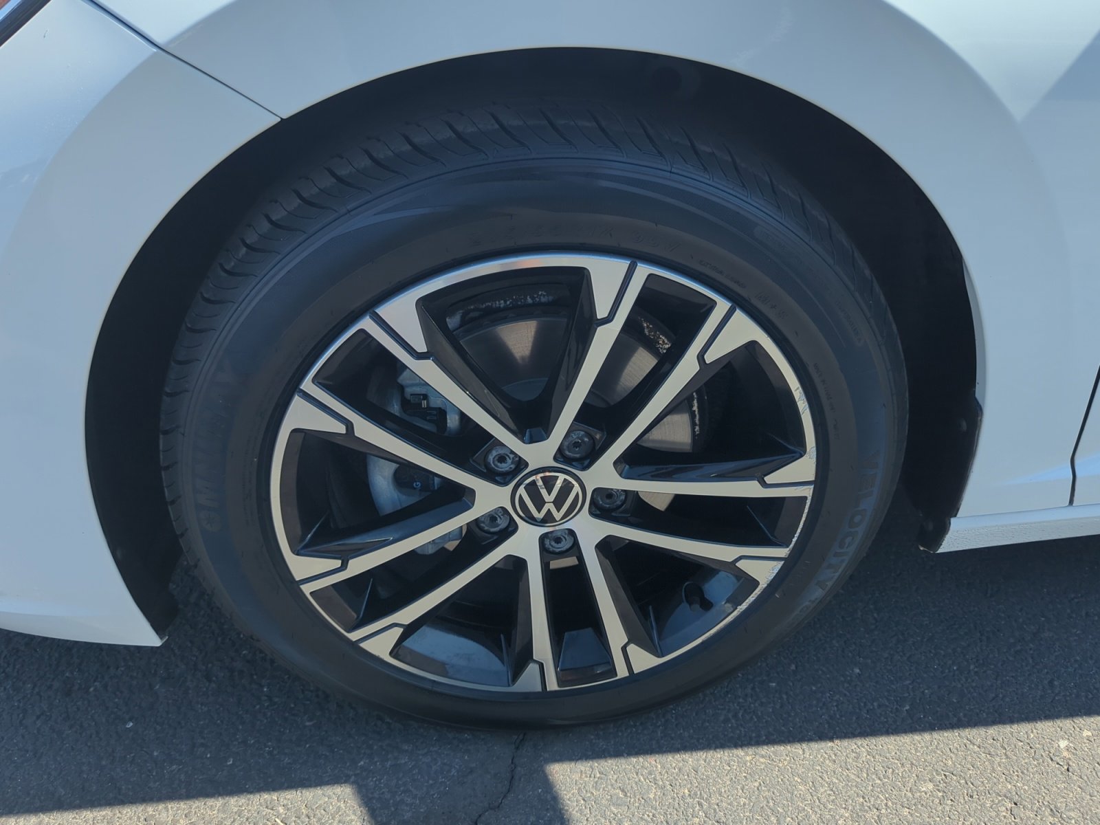 Certified 2023 Volkswagen Jetta Sport image 25