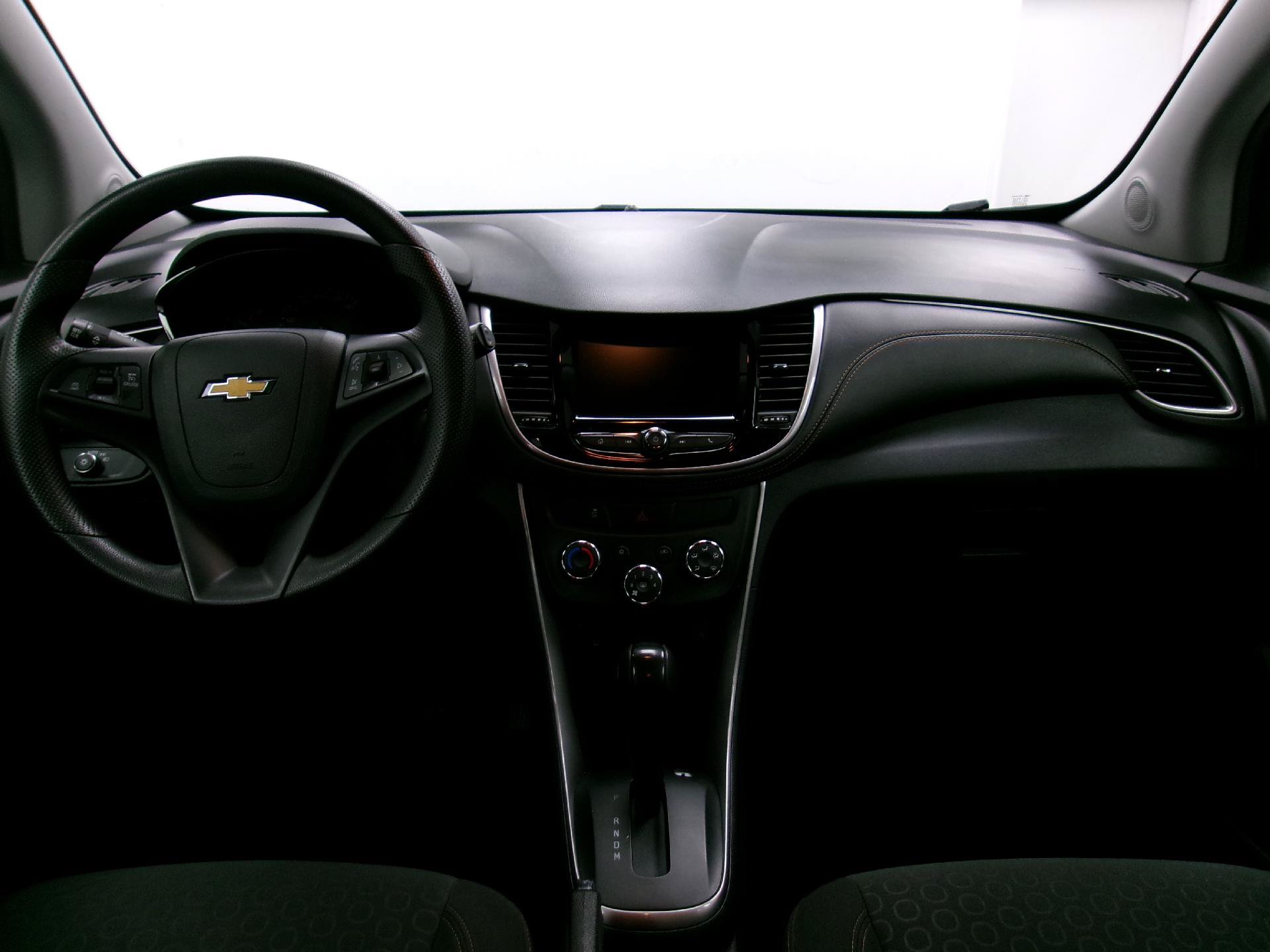 Used 2022 Chevrolet Trax LS w/ Tint and Cruise Package AWD/4WD image 9