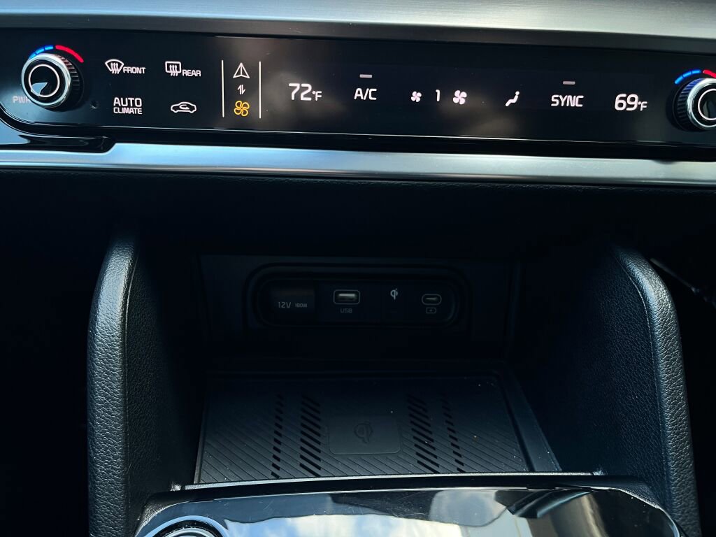 Used 2024 Kia Sportage EX FWD image 19