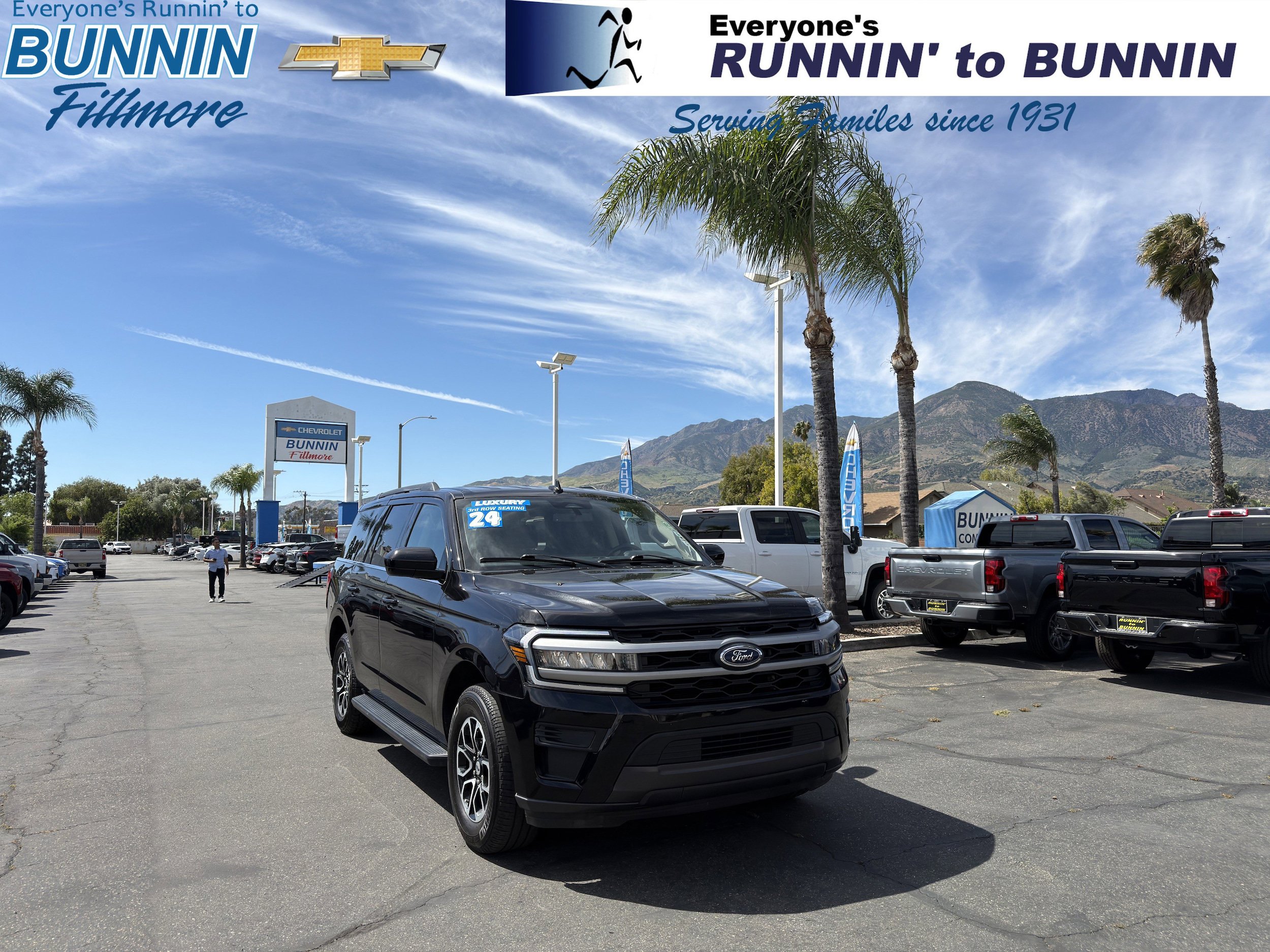 Used 2024 Ford Expedition XLT AWD/4WD image 1