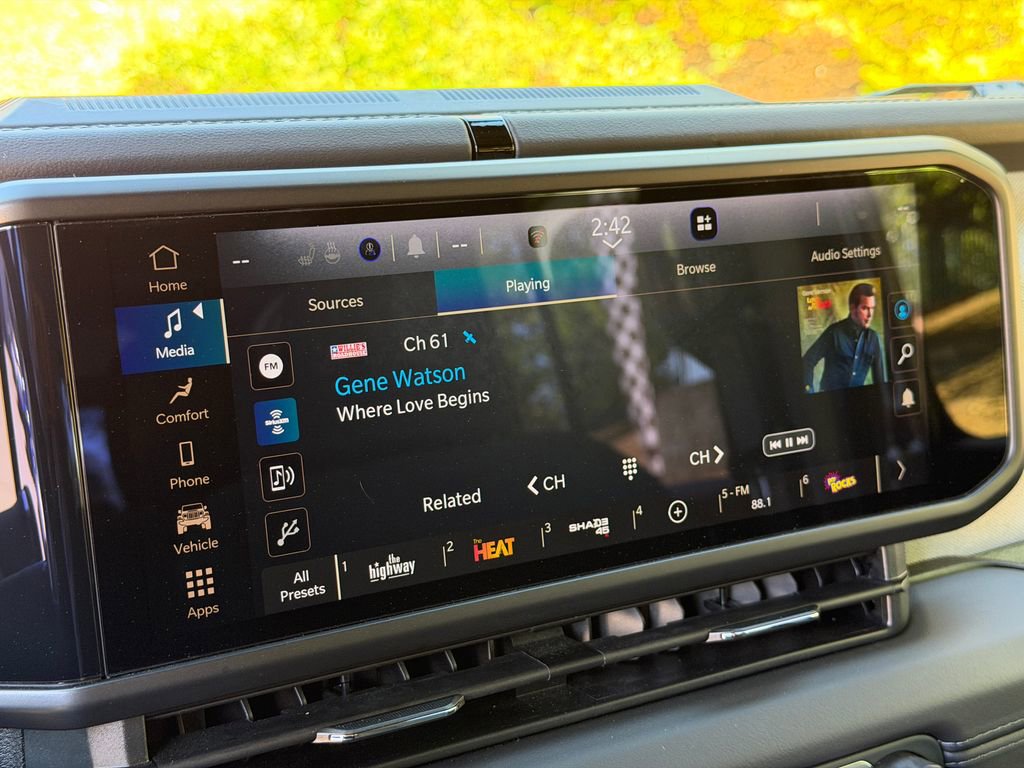 Used 2025 Jeep Wrangler Unlimited Sahara w/ Safety Group image 21