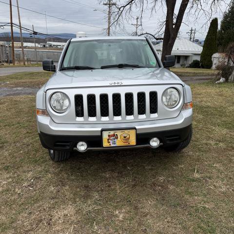 Used 2011 Jeep Patriot Latitude w/ Sun/Sound Group image 2