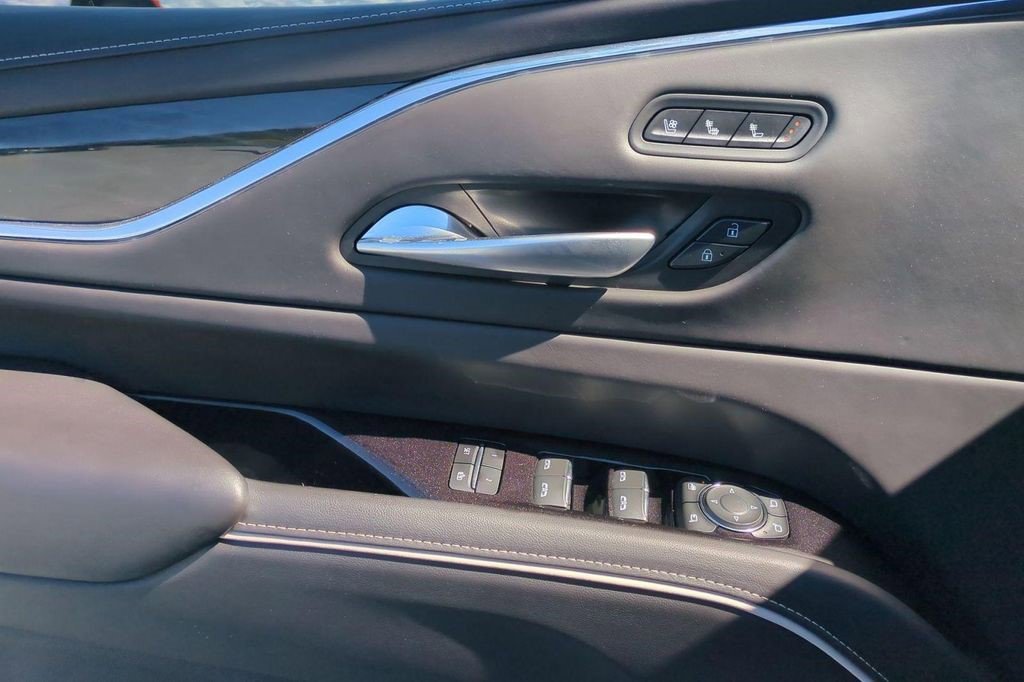 Certified 2024 Cadillac Escalade V w/ Heavy-Duty Trailer Package image 25