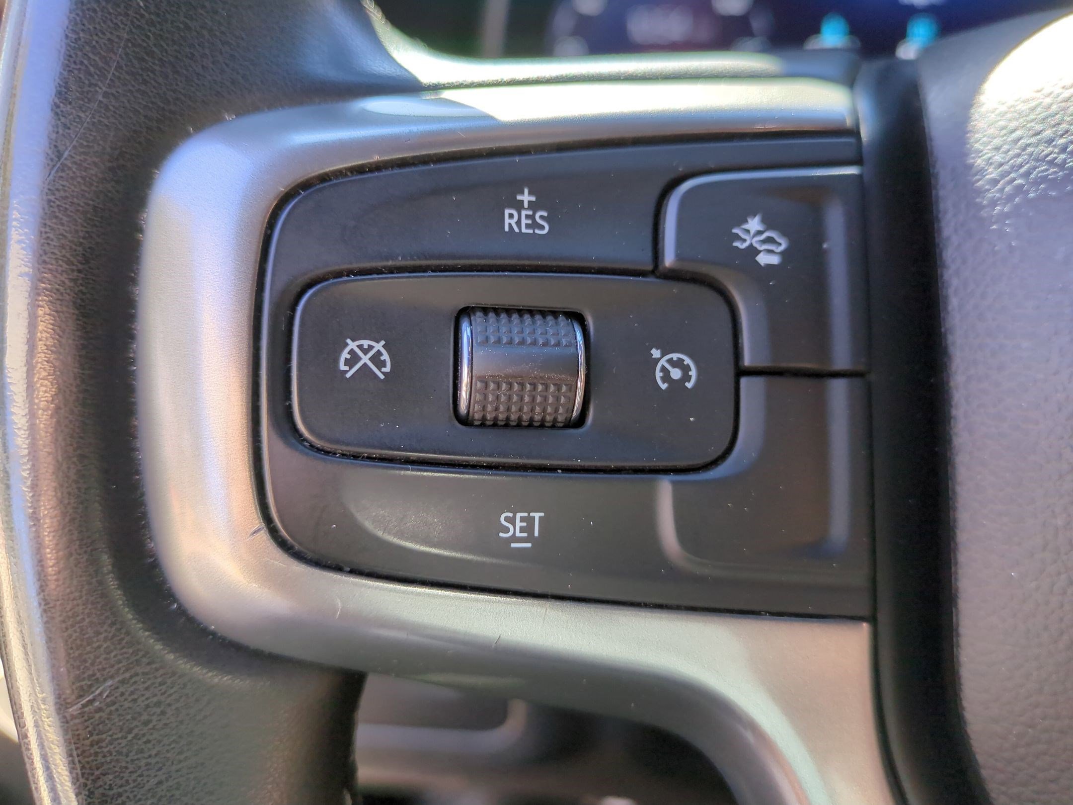 Used 2024 Chevrolet Suburban LT image 16