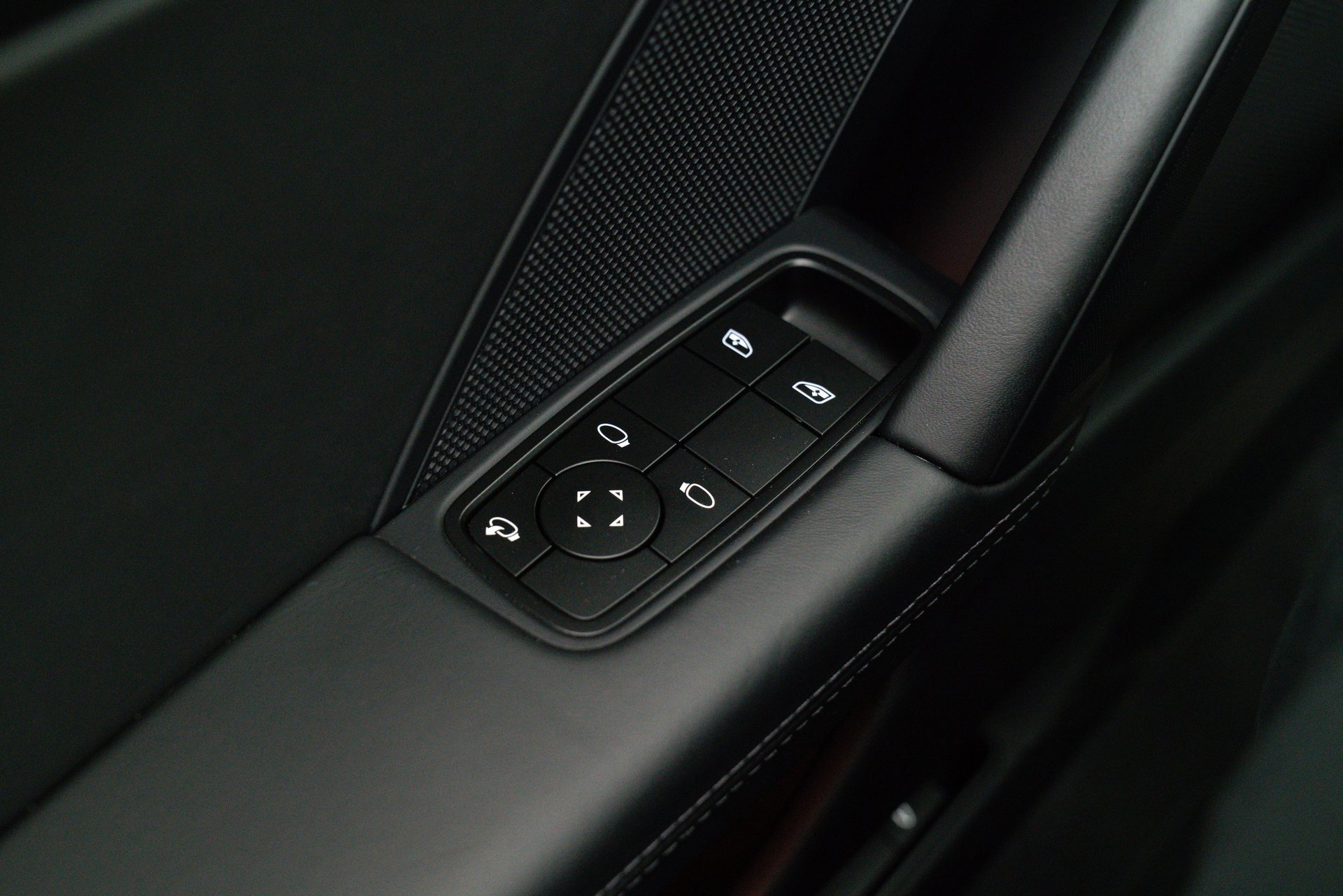 Used 2024 Porsche 911 Targa 4S w/ Premium Package image 21