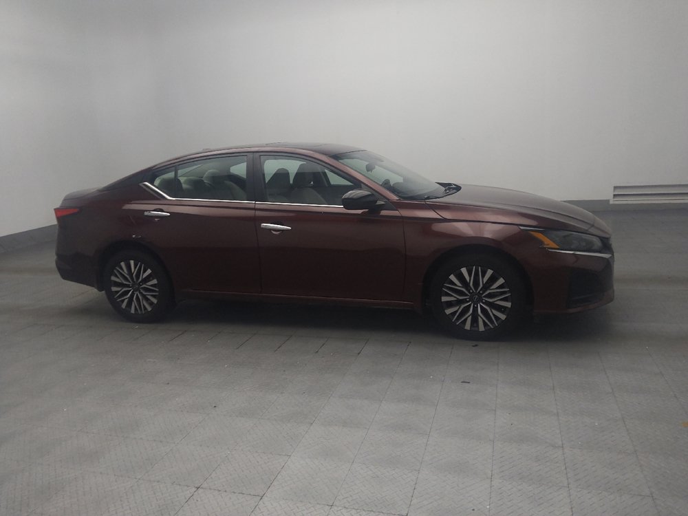 Used 2023 Nissan Altima 2.5 SV w/ SV Premium Package AWD/4WD image 11