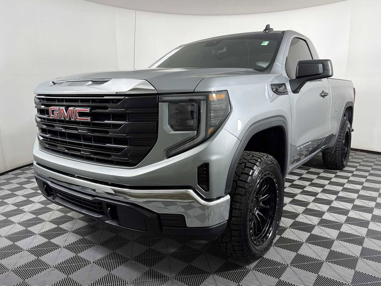 Certified 2025 GMC Sierra 1500 Pro w/ Pro Value Package AWD/4WD image 3
